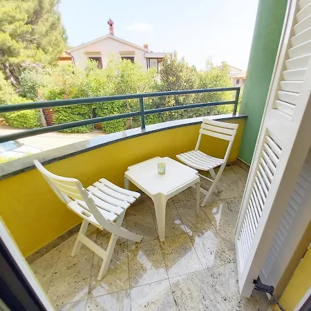 Lungomare Apartman *