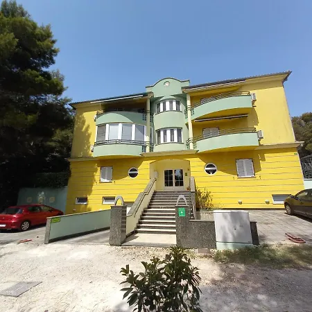 Lungomare Appartement Pula